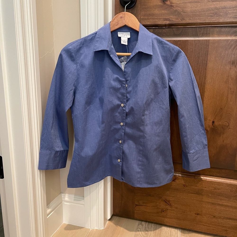Ann Taylor Loft top blue Sz S NWT..